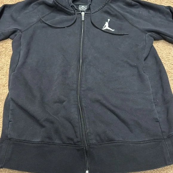 Jordan women zip up hoodie. Medium - Picture 5 of 7